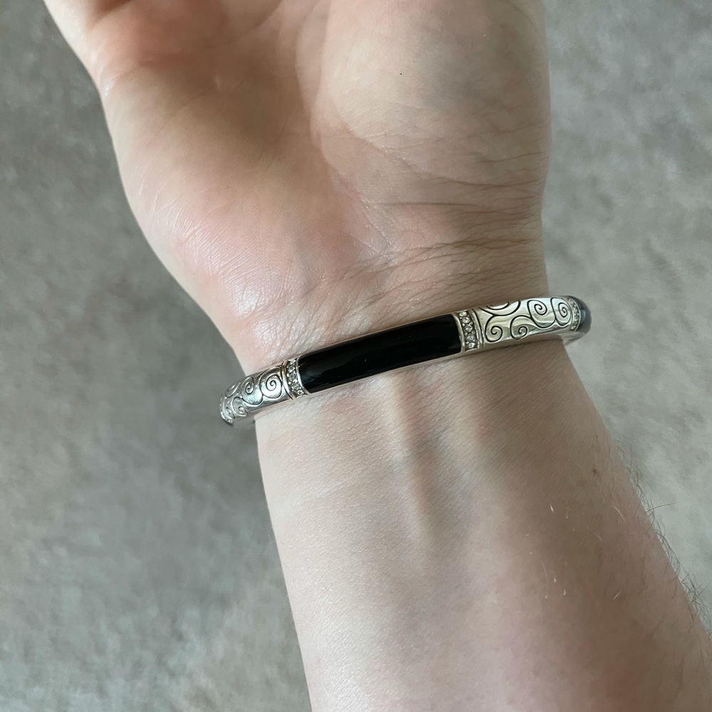 Brighton Bracelet - Wiltern Hinged Bangle